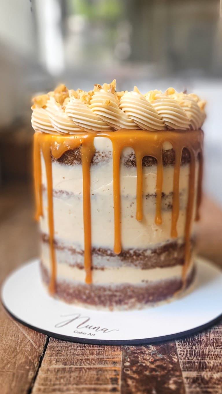 Espectacular imagen de una Tarta de manzana canela y caramelo de Nuna Cake Art