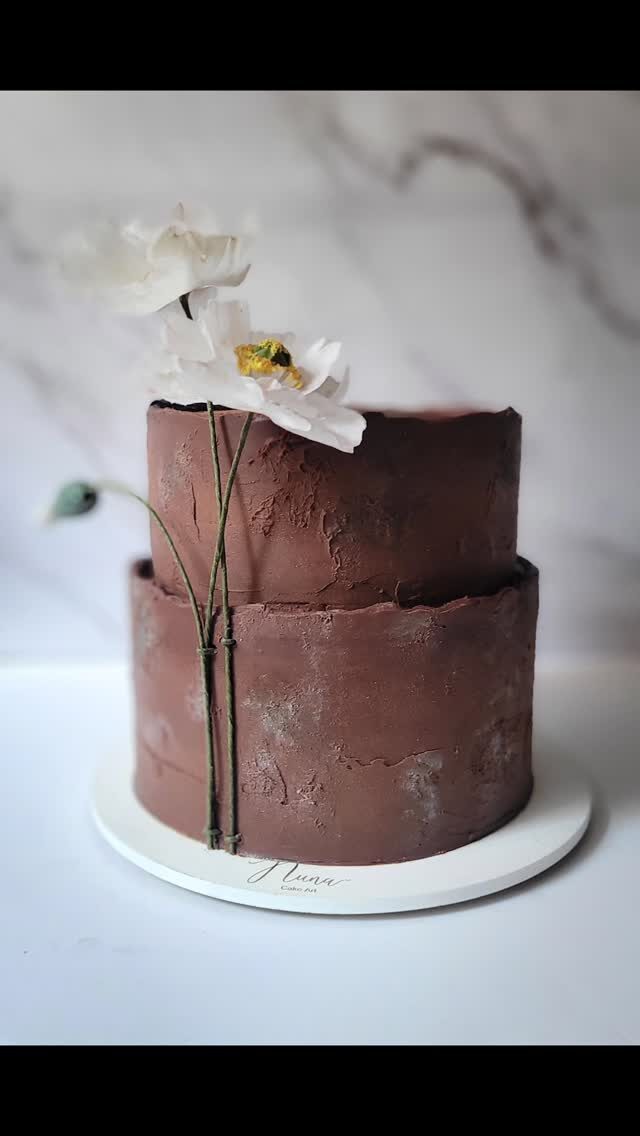 Instagram post from nunacakeart. This post is in position 1.