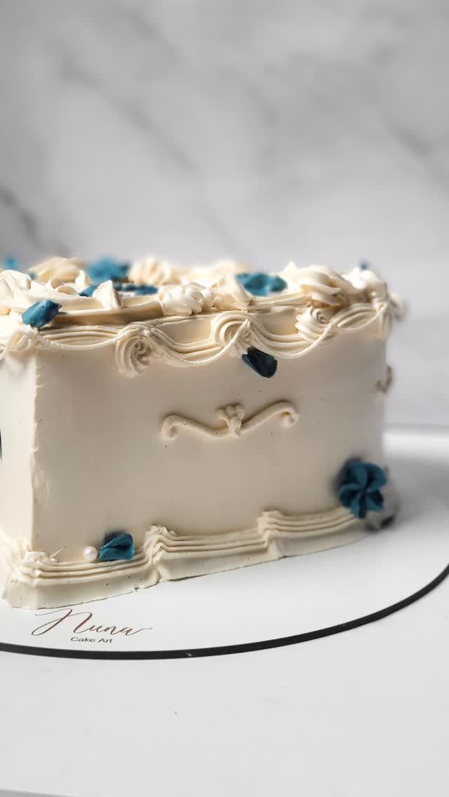 Instagram post from nunacakeart. This post is in position 3.