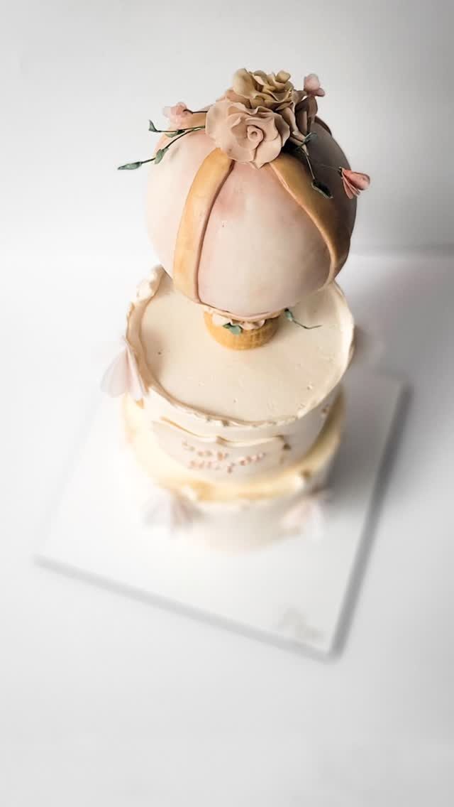 Instagram post from nunacakeart. This post is in position 5.